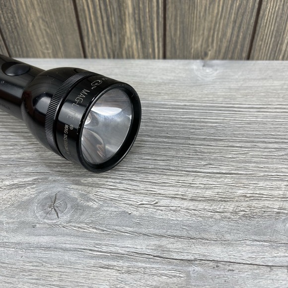 Vtg 10" Mag Lite Instrument 3D Cell Flashlight Ontario CA With Extra Light Bulb - Picture 7 of 16